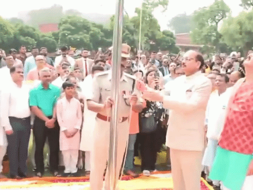 CJI बोले-80 साल में देश ने कई चुनौतियां पार कीं:अभी बहुत काम बाकी; युवा भविष्य की जिम्मेदारी संभालें