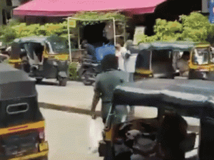 ₹3300 करोड़ के मालिक भाजपा विधायक भिखारी बने:गंदे-मैले कपड़े पहनकर सड़क पर बैठे; गुरु के आदेश पर बदला था रूप