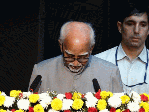 हामिद अंसारी ने पूर्व पीएम नेहरू की बात दोहराई:बोले- भारत को असली खतरा कम्युनिज्म से नहीं, हिंदू दक्षिणपंथी सांप्रदायिकता से था